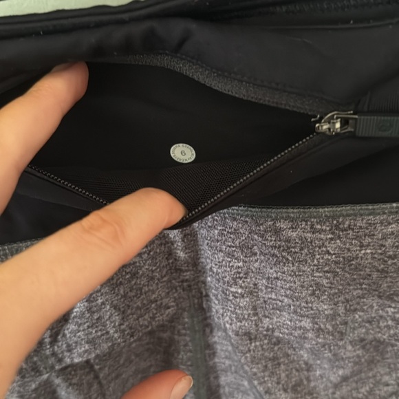 Lululemon Speed Up 4inch Shorts - Picture 3 of 4